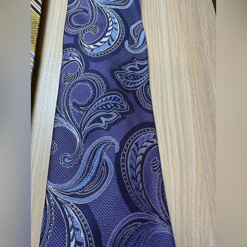 Jos A. Bank set of 2 Gold Purple stripe and Periwinkle Paisley Men's Ties silk